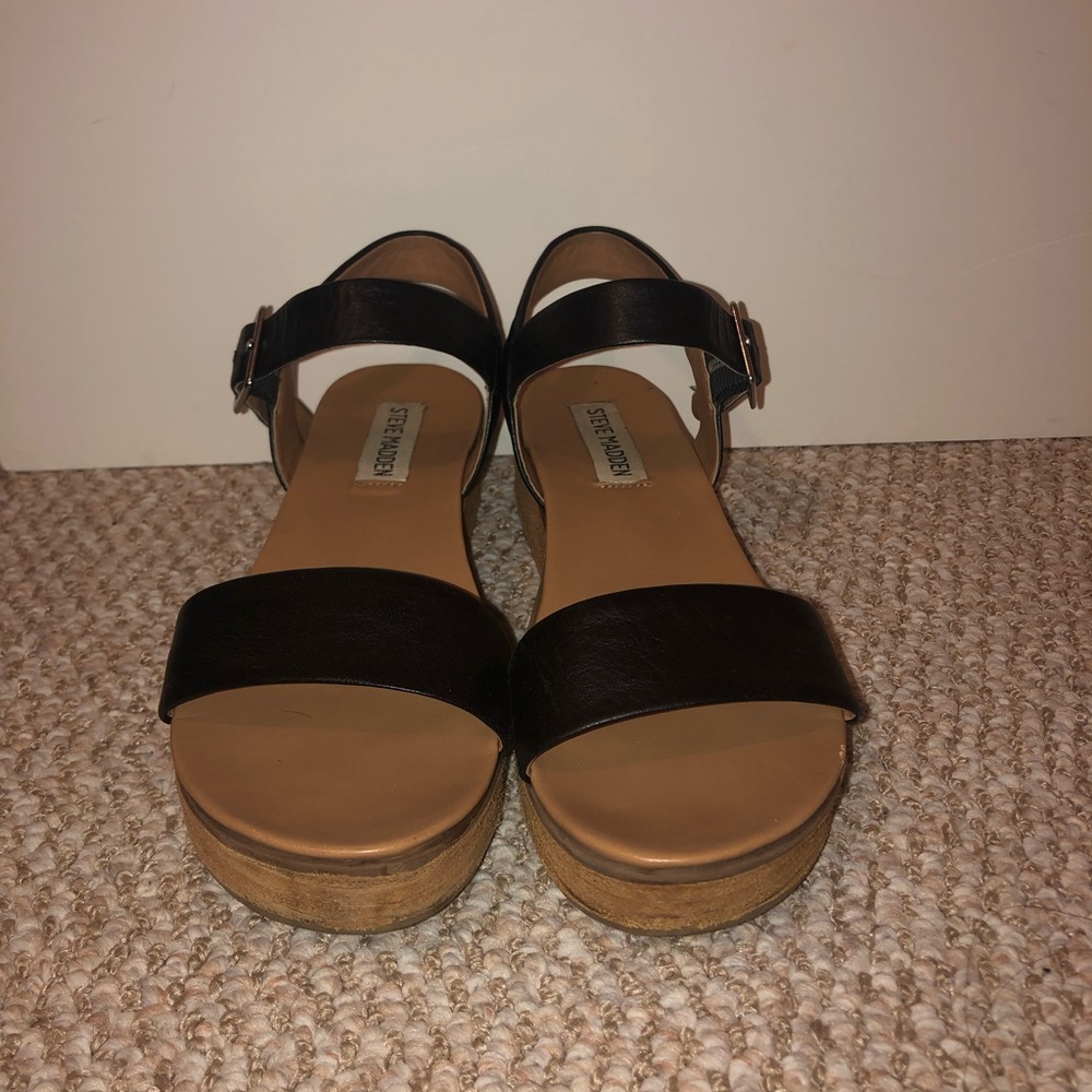 PRACTICALLY NEW Steve Madden Aida Sandals